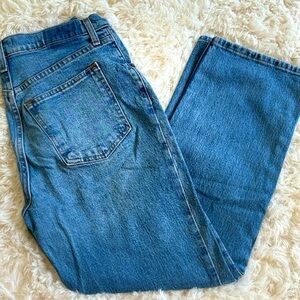 Abercrombie & Fitch 90’s Ultra High Rise Jeans- Lightwash- 28/6 XShort